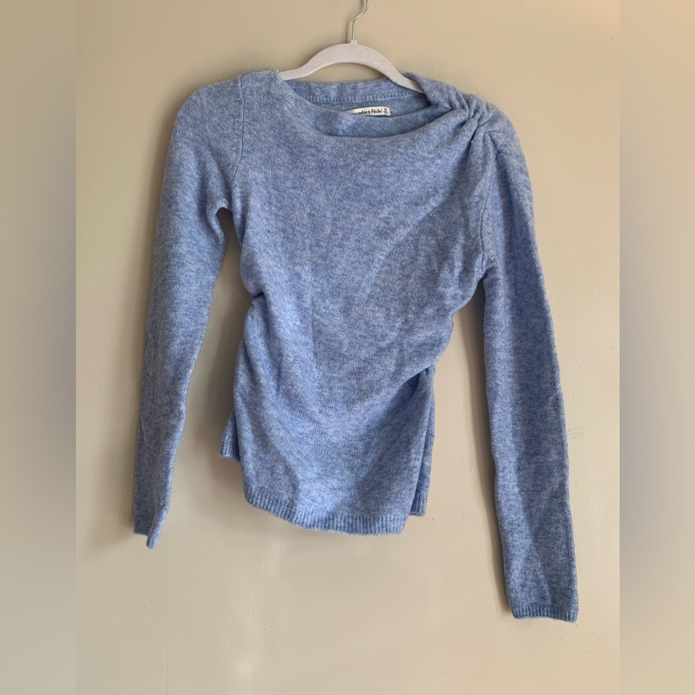 Abercrombie & Fitch NWOT Light Blue Sweater Top Shirt Women Size XS Long Sleeve